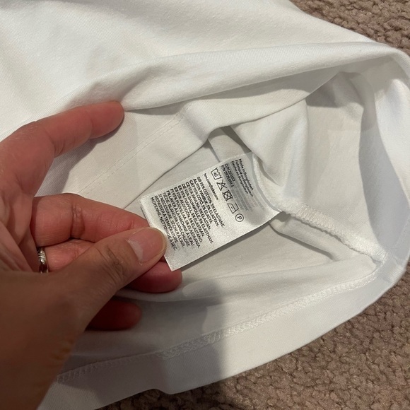 H&M DIVIDED (Junior) Basic CrewNeck Crop Top Tee - Picture 3 of 9